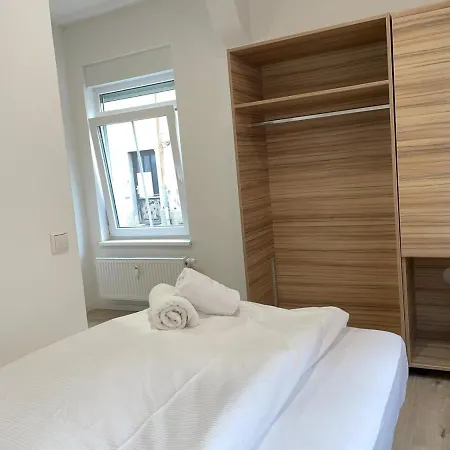 Timeless: Grosse Moderne 4 Zimmer Wohnung Ludwigsburg Exterior photo