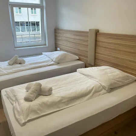 Timeless: Grosse Moderne 4 Zimmer Wohnung Ludwigsburg Exterior photo