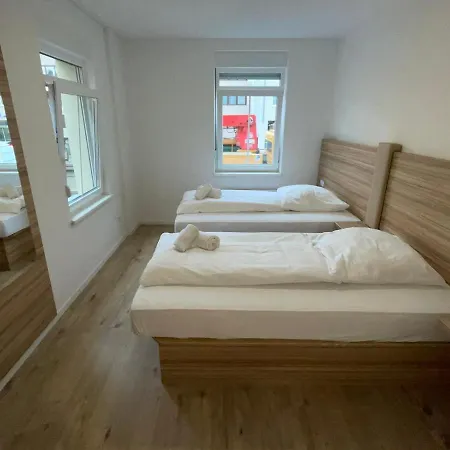 Timeless: Grosse Moderne 4 Zimmer Wohnung Ludwigsburg Exterior photo
