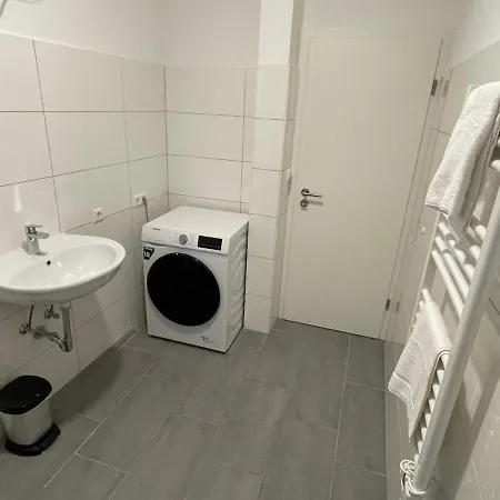 Timeless: Grosse Moderne 4 Zimmer Wohnung Ludwigsburg Exterior photo